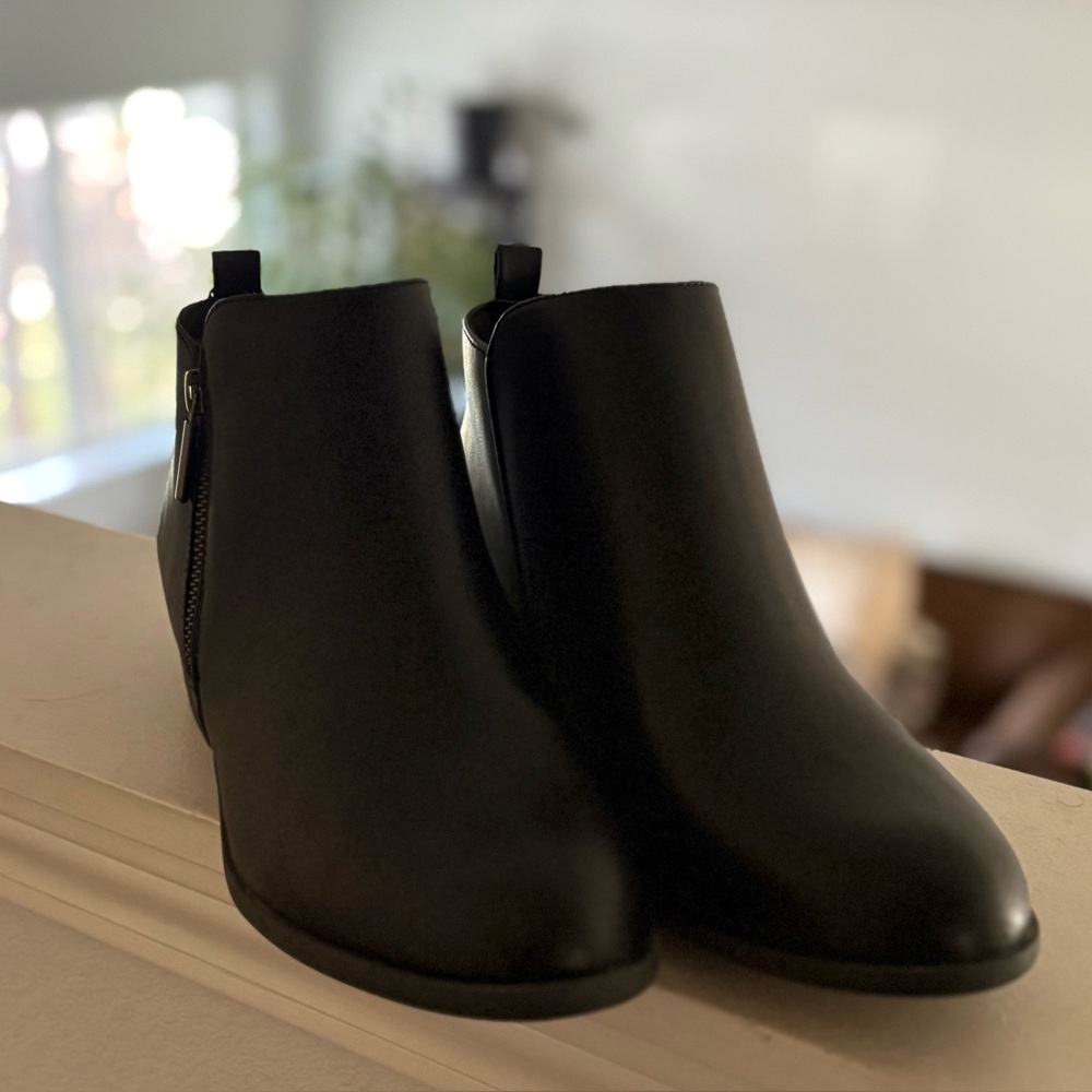 Millo Black Ankle Boots NWT (Sonoma Brand)